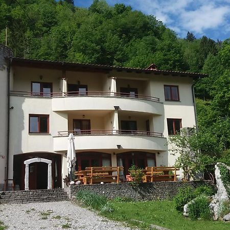 Glamping Zlata Ribica Hotel Idrija pri Baci Exterior foto
